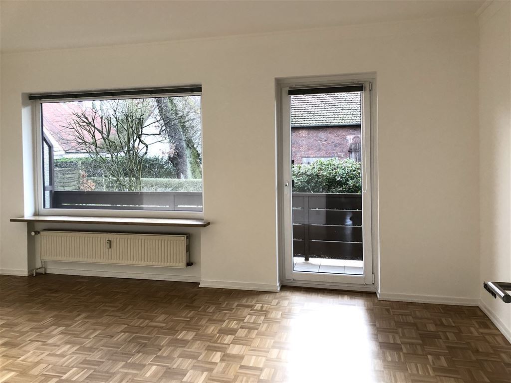 Wohnzimmer mit Balkon