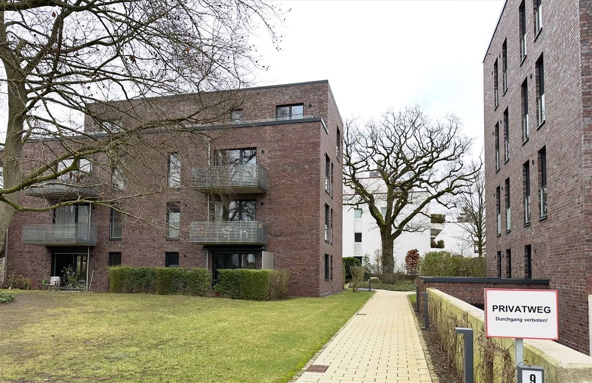 Rückseite  mit Balkon